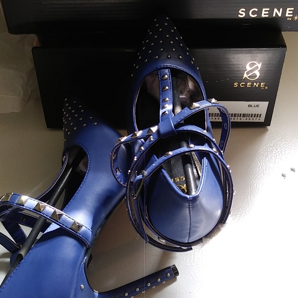 High-Heeled Shoes with Rivets - Picture 5 of 7
